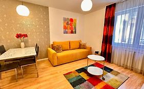 The Prince'S Neighbour Apartment Budapest With Free Garage
